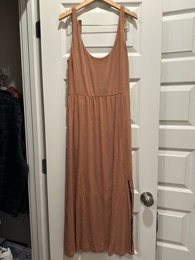 a new day Sleeveless Scoop Maxi Dress in Rust Brown